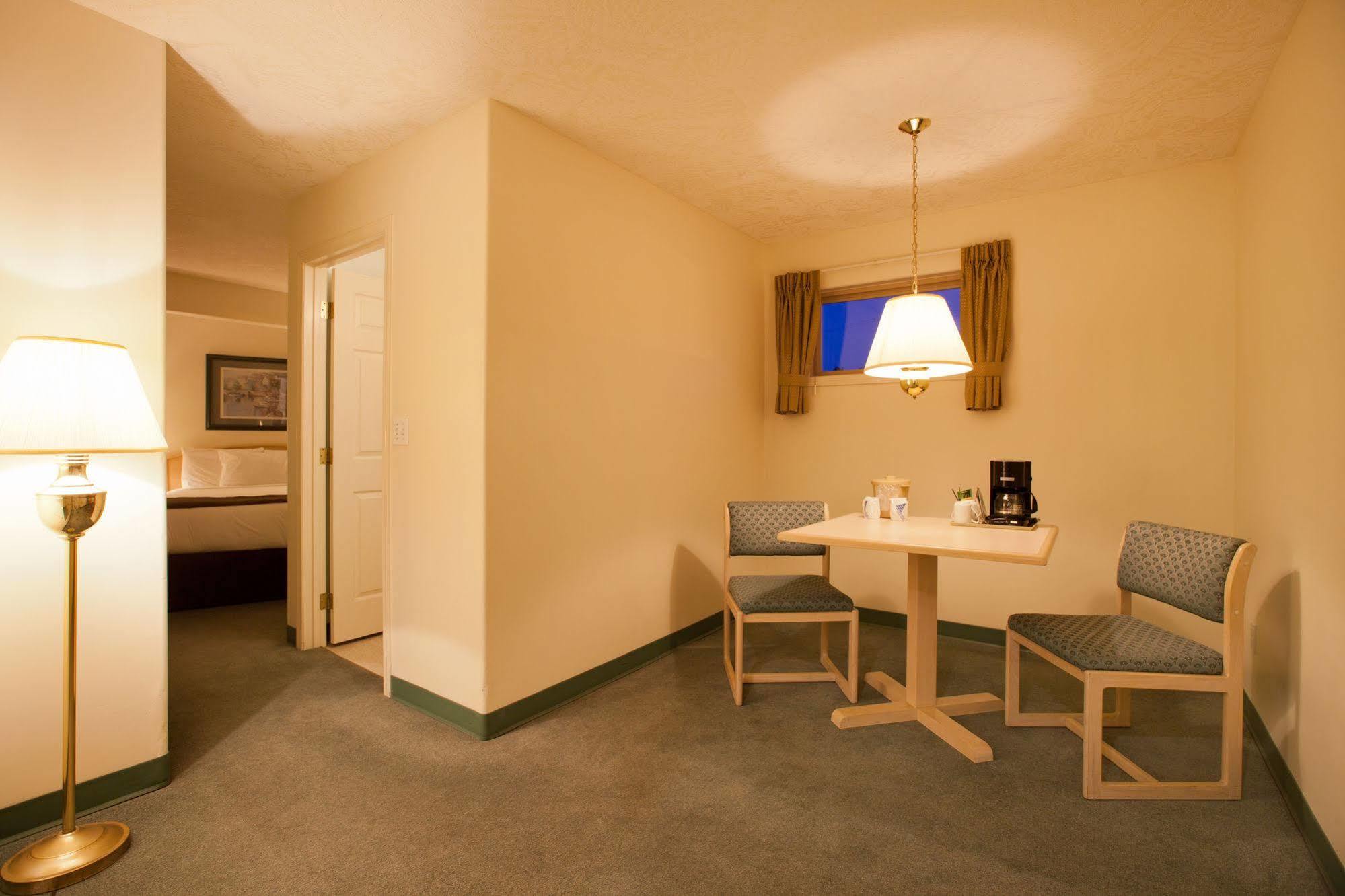 Coast Parksville Hotel מראה חיצוני תמונה